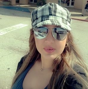 Meet your Posher, Elizabeth